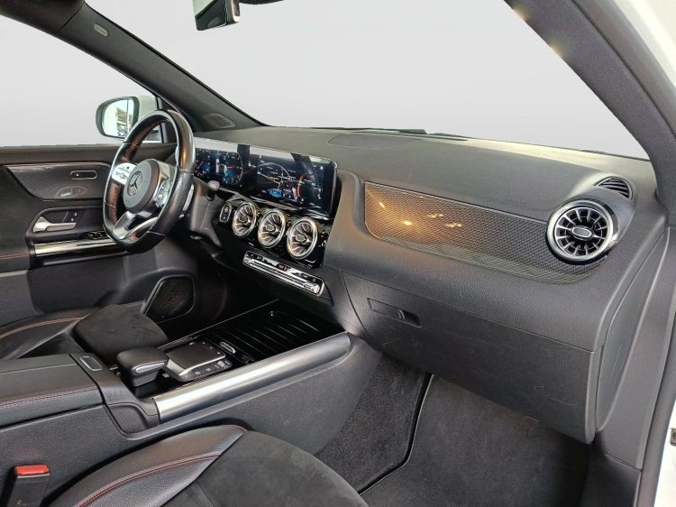 10 - Mercedes-Benz GLA 200 d Premium auto