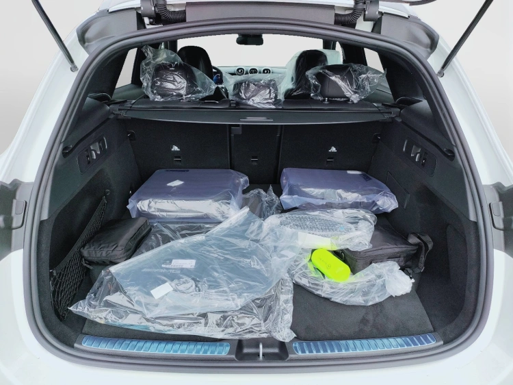 5 - Mercedes-Benz GLC 300 de 4MATIC