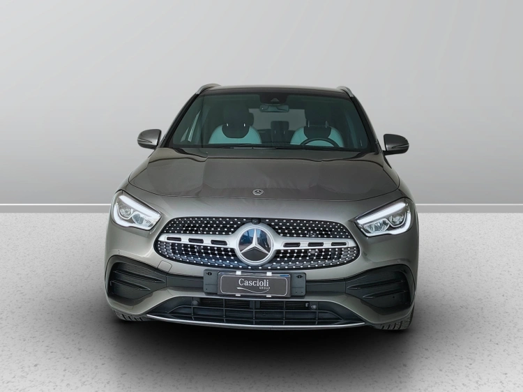 2 - Mercedes-Benz GLA 200 d Premium 4matic auto