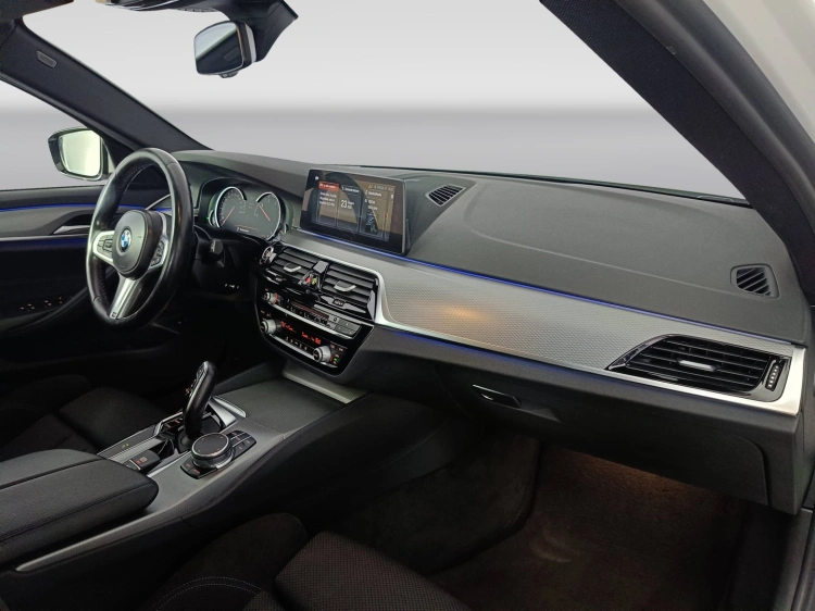 10 - BMW Serie 5 520d Touring xdrive Msport auto