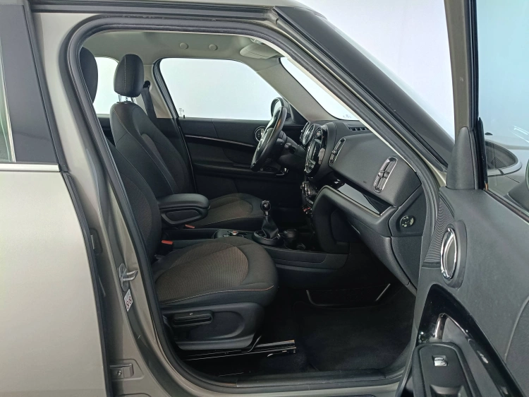 11 - MINI Countryman Mini Countryman 1.5 One D Business