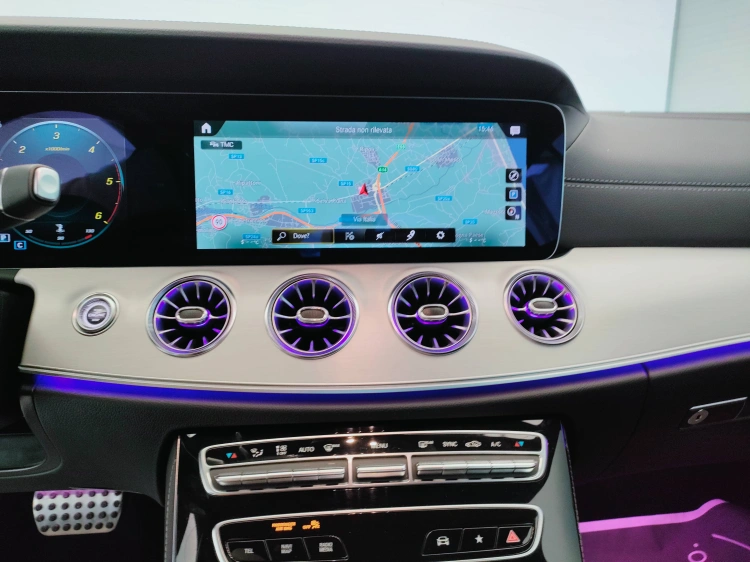 12 - Mercedes-Benz Classe E Coupe 220 d Premium Plus auto