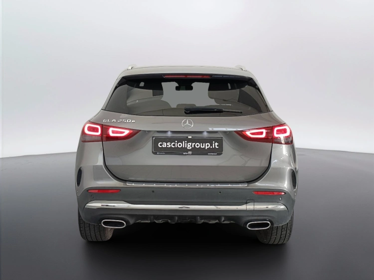 4 - Mercedes-Benz GLA 250 e phev (eq-power) Premium auto