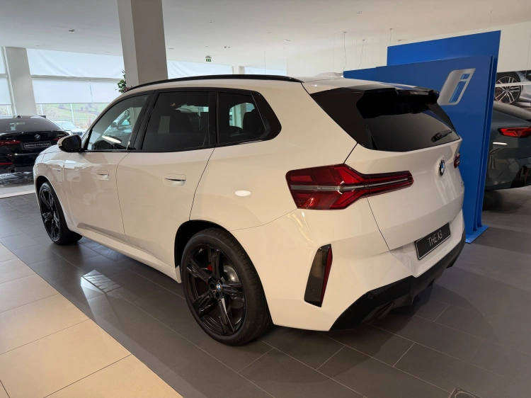 6 - BMW X3 BMW X3 30e xDrive