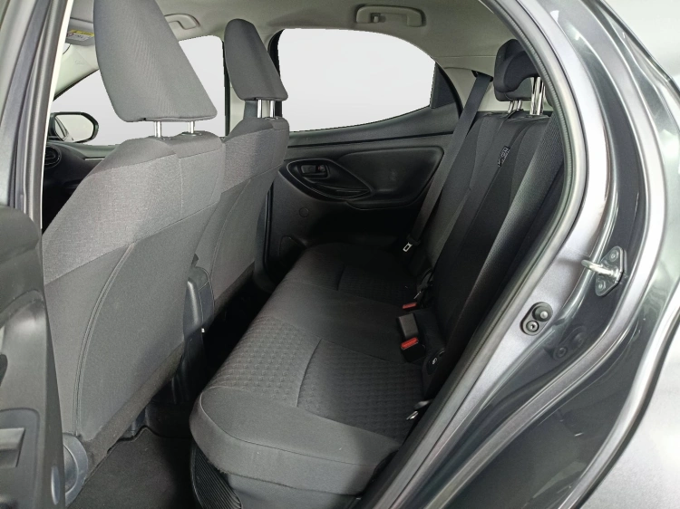 9 - Toyota Yaris Yaris 1.5h Trend