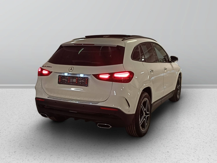 5 - Mercedes-Benz GLA 200 d automatic