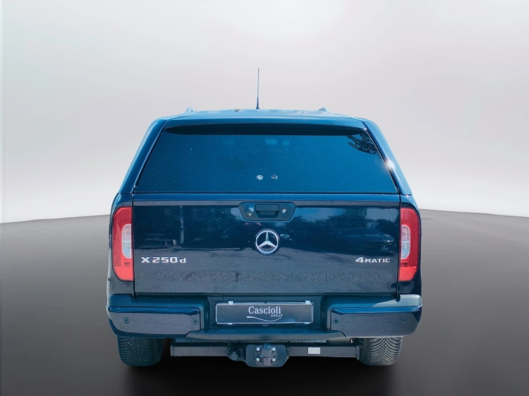 4 - Mercedes-Benz Classe X 250 d Progressive 4matic auto