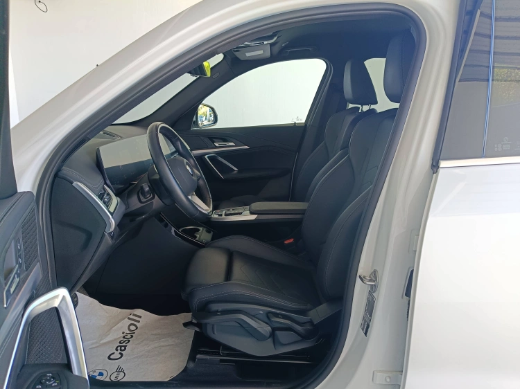 8 - BMW X1 X1 sdrive18d X-Line Edition Essence auto