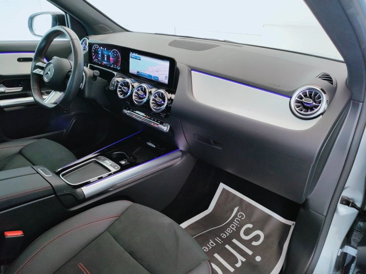 12 - Mercedes-Benz GLA 200 d AMG Line Advanced Plus Tech Edition auto