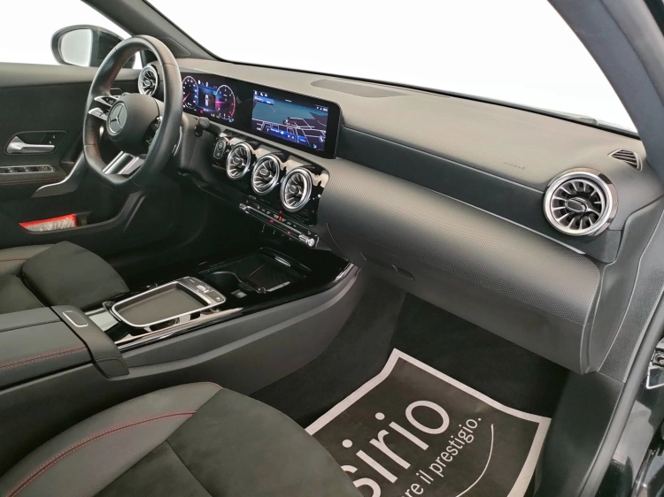 10 - Mercedes-Benz Classe A 200 d AMG Line Premium Plus auto