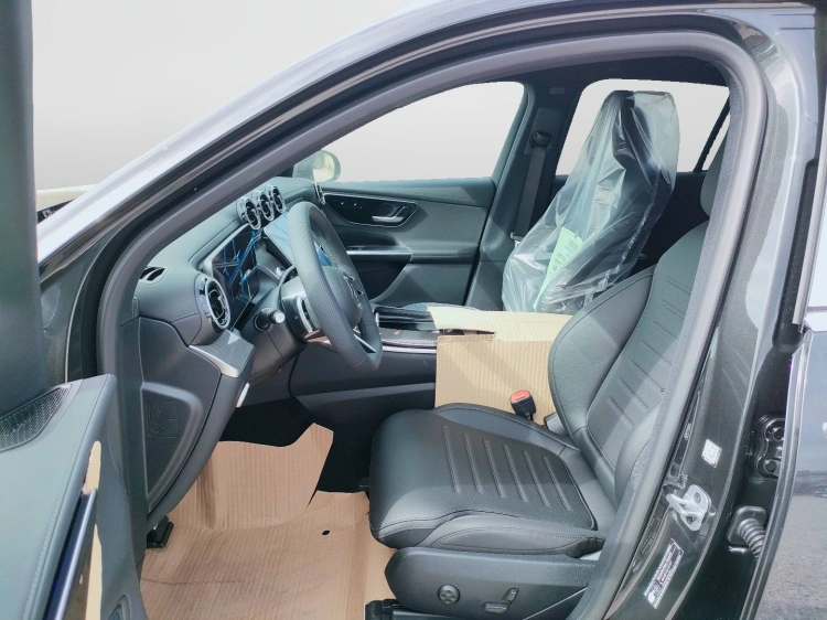 13 - Mercedes-Benz GLC 300 de 4MATIC