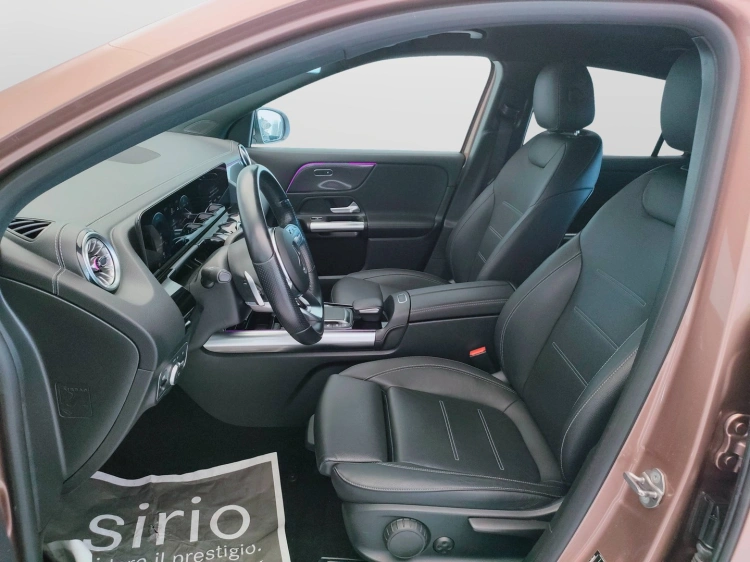 17 - Mercedes-Benz GLA 200 d Premium auto