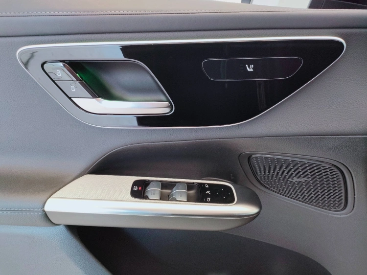 18 - Mercedes-Benz GLC 220 d AMG Line Advanced 4matic auto