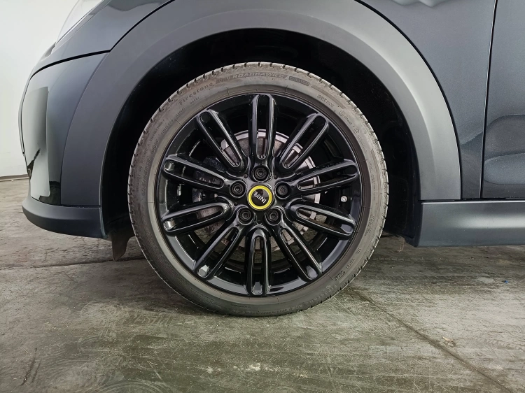 15 - MINI Cooper Mini 3p Cooper SE Classic auto