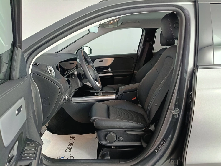 8 - Mercedes-Benz GLA 180 d Progressive Advanced Plus auto