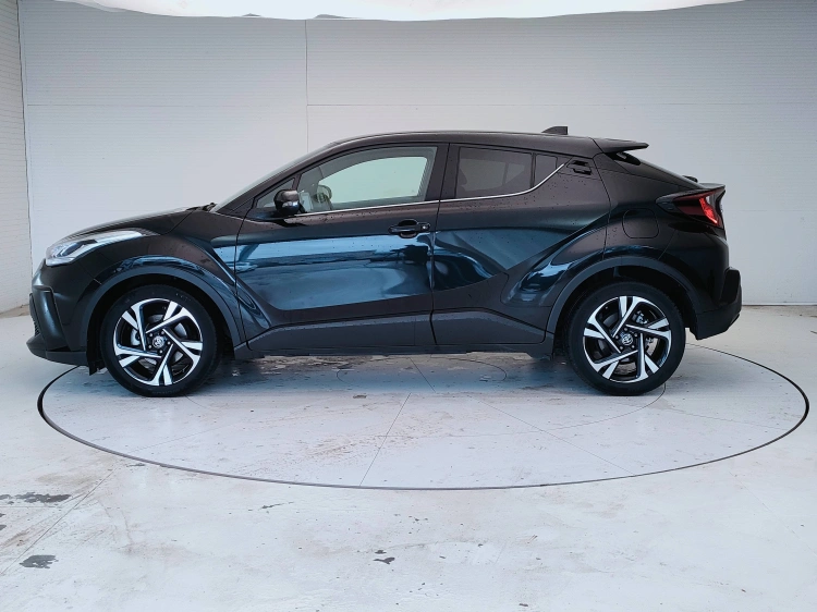 8 - Toyota C-HR C-HR 1.8h Trend e-cvt