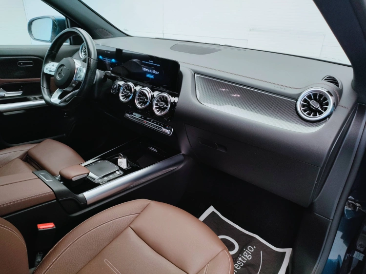 10 - Mercedes-Benz GLA 200 d Premium 4matic auto