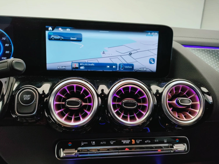 12 - Mercedes-Benz EQA 250+ Electric Art Advanced Plus