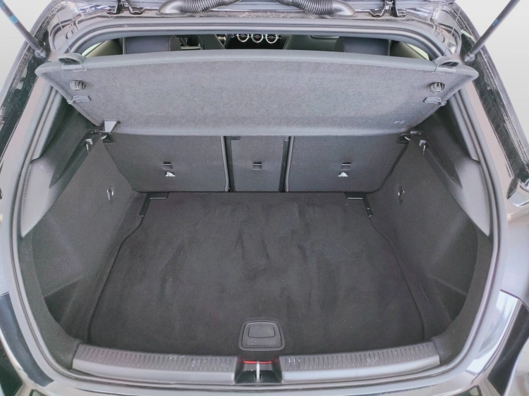 9 - Mercedes-Benz Classe A 180 AMG Line Advanced Plus auto