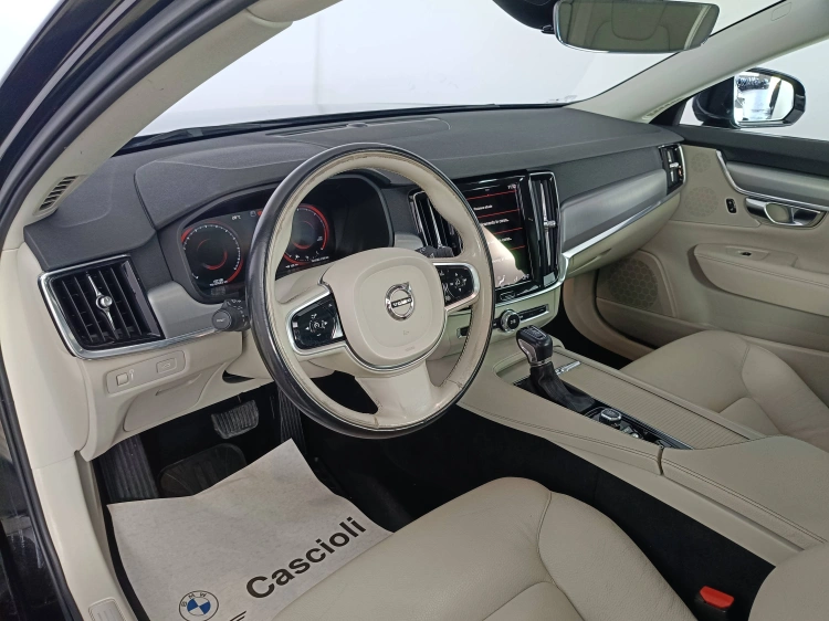 8 - Volvo V90 V90 2.0 D4 Momentum Business Pro awd geartronic