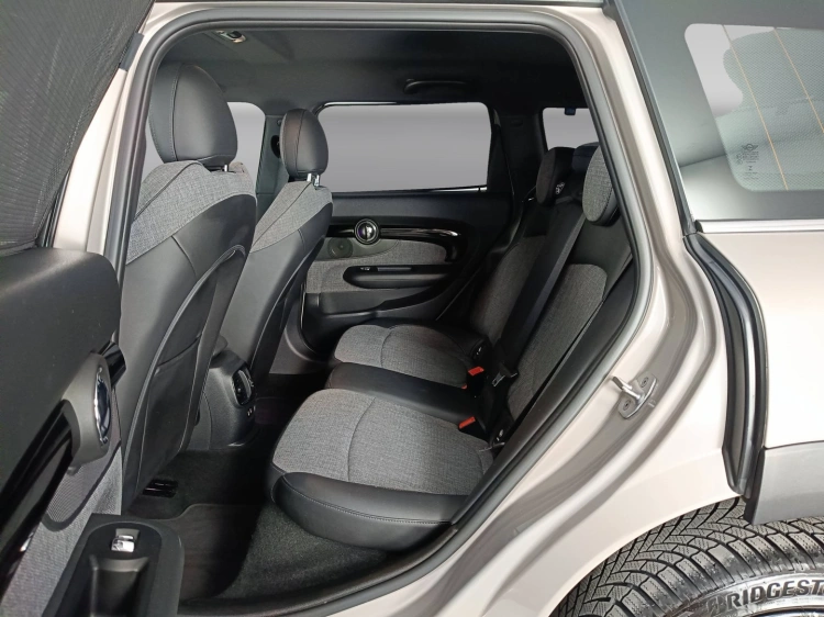 9 - MINI Cooper Mini Clubman 2.0 Cooper D Essential auto