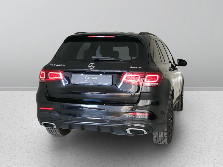 6 - Mercedes-Benz GLC 220 d Premium 4matic auto