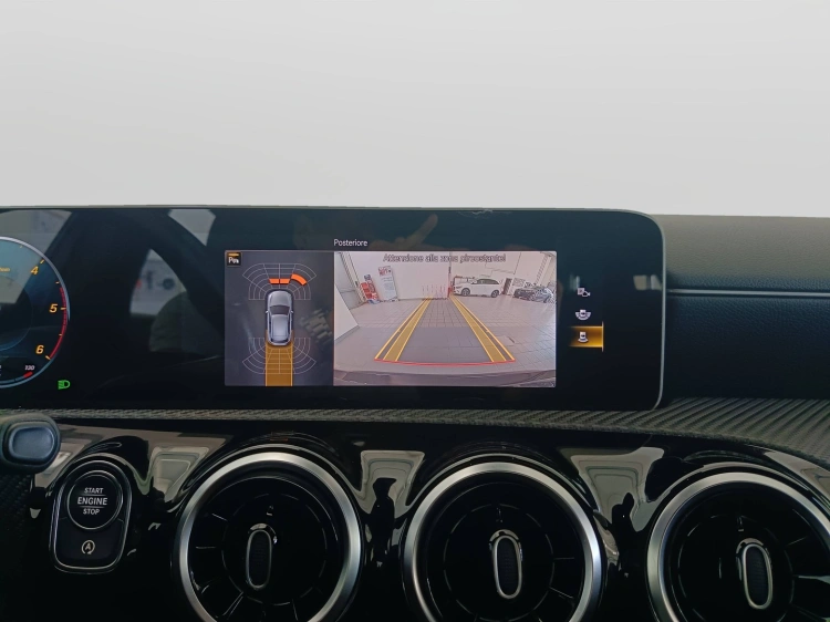 14 - Mercedes-Benz Classe A 180 d Sport Light auto