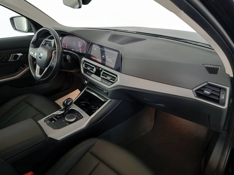 10 - BMW Serie 3 316d Touring mhev 48V auto