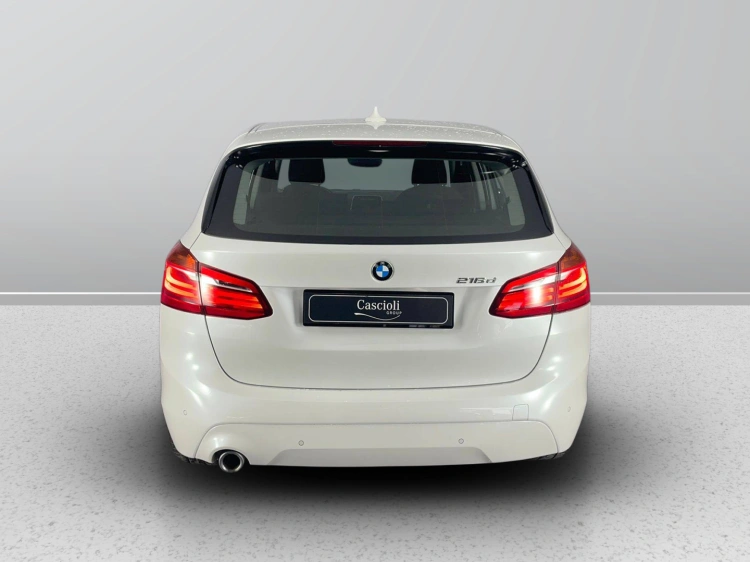 4 - BMW Serie 2 216 AT