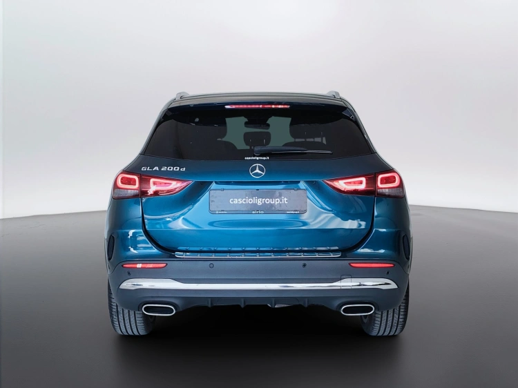 6 - Mercedes-Benz GLA 200 d Premium auto