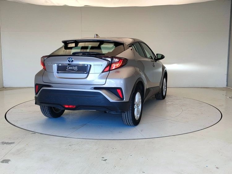 5 - Toyota C-HR C-HR 1.8h Business e-cvt