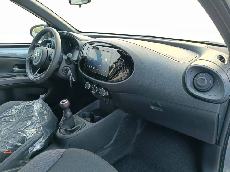 10 - Toyota AYGO X AYGO X 10B MT ACTIVE MY24