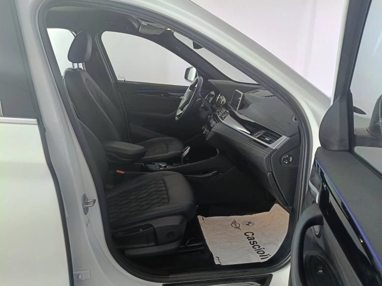 12 - BMW X1 X1 xdrive18d xLine Plus auto