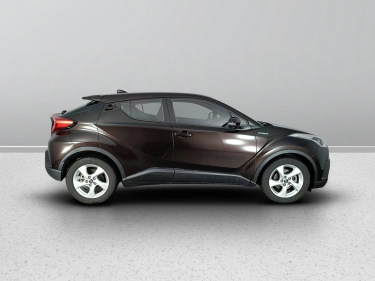6 - Toyota C-HR C-HR 1.8h Active 2wd e-cvt