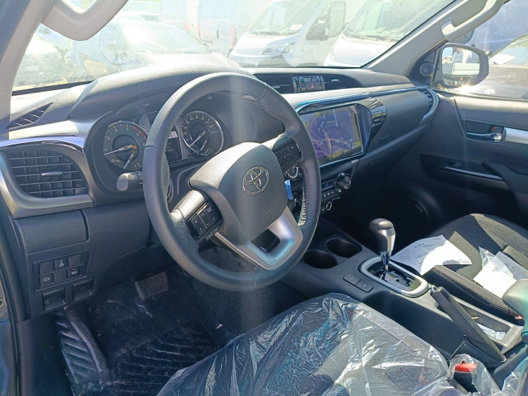7 - Toyota Professional Hilux HILUX 2.4D A DC 4WD EXE MY24
