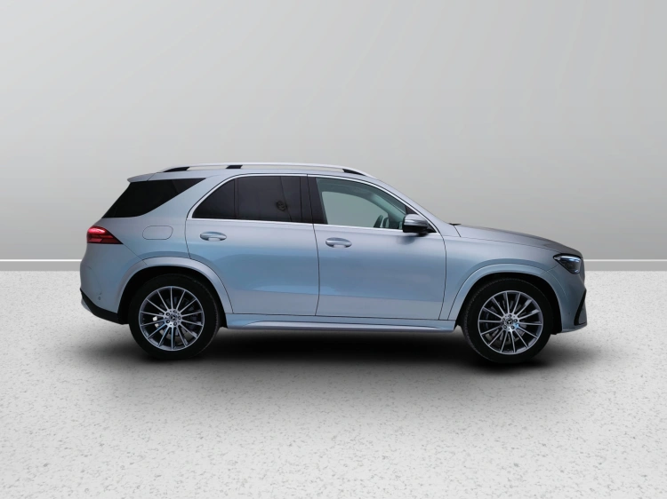 7 - Mercedes-Benz GLE 300 d AMG Line Advanced Plus 4matic auto