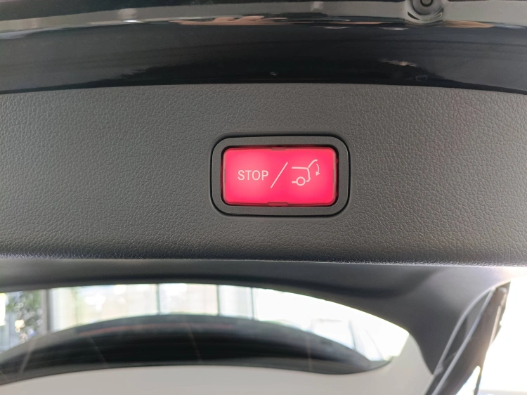 12 - Mercedes-Benz GLC 220 d 4MATIC