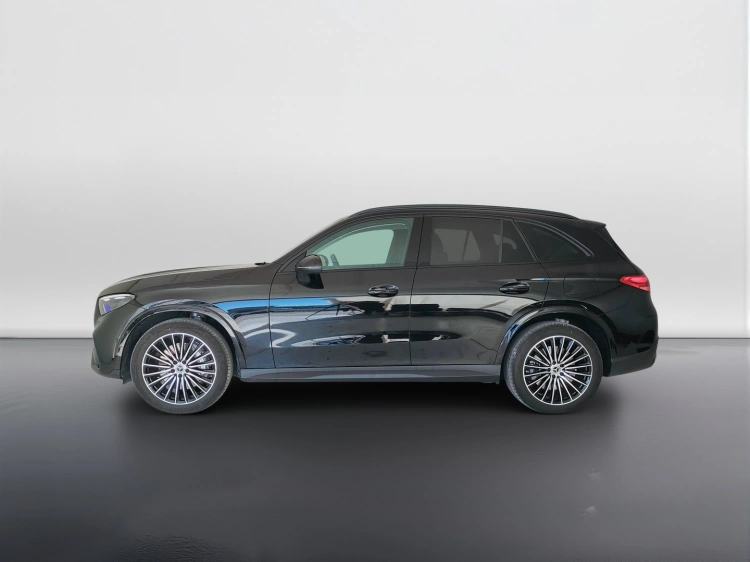 8 - Mercedes-Benz GLC 300 de 4MATIC