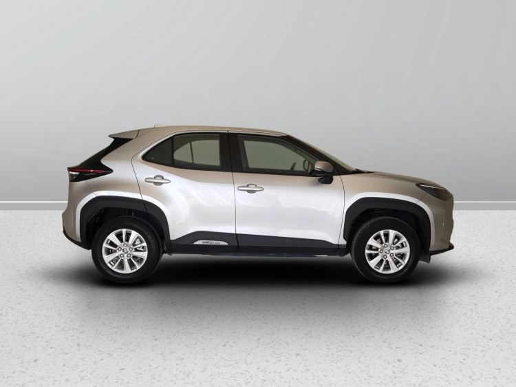 6 - Toyota Yaris Cross Yaris Cross 1.5h Active fwd 116cv e-cvt