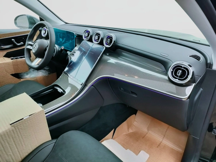 8 - Mercedes-Benz GLC 300 de 4Matic Plug-in Hybrid Coupe