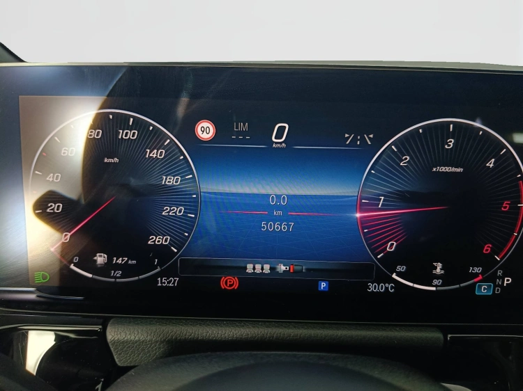 13 - Mercedes-Benz Classe B 180 d AMG Line Premium auto