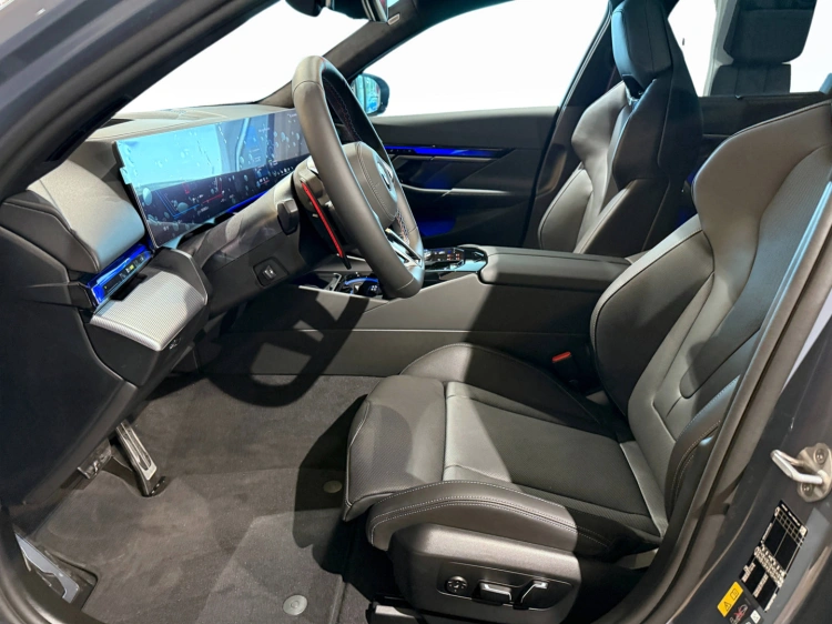 18 - BMW M M5 M5 Touring
