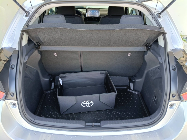 15 - Toyota Yaris Yaris 1.5h Trend