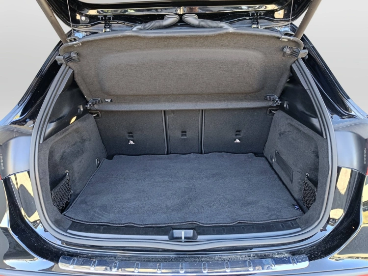19 - Mercedes-Benz GLA 180 d AMG Line Advanced Plus auto