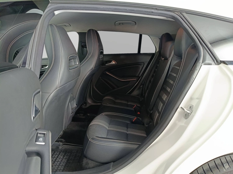 9 - Mercedes-Benz Classe CLA MERCEDES CLA 200 d S.W. Automatic Sport