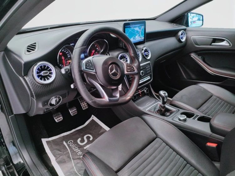 15 - Mercedes-Benz Classe A 180 d Premium my16