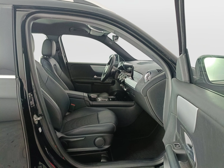 11 - Mercedes-Benz GLB 180 d Sport auto