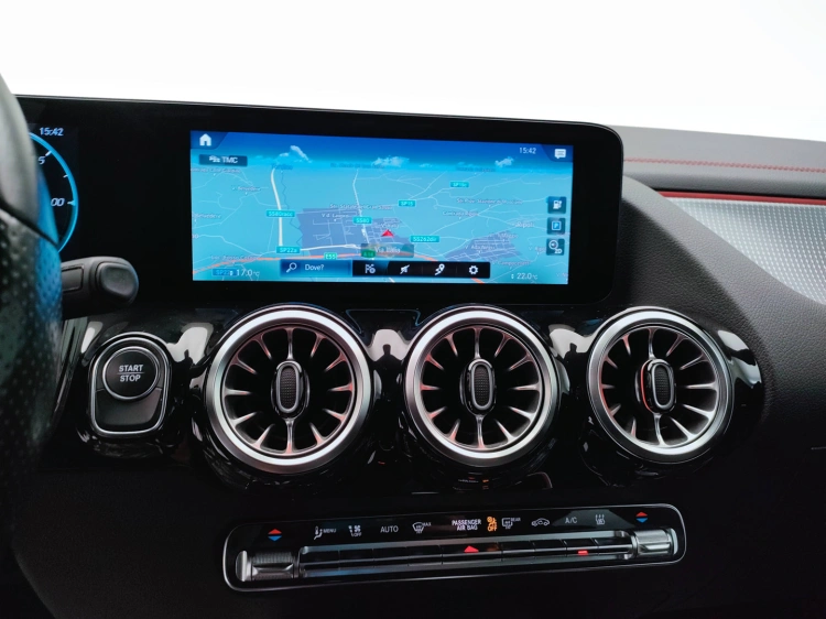 14 - Mercedes-Benz EQA 250 Premium