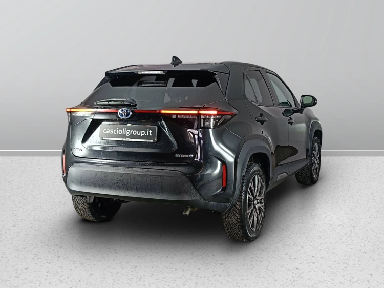 4 - Toyota Yaris Cross ANNO 2024 YARIS CROSS LOUNGE