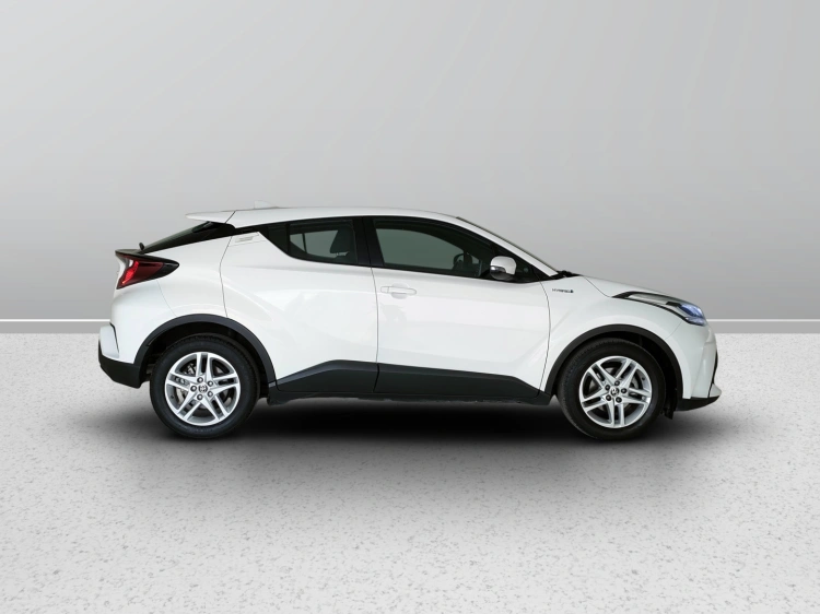 7 - Toyota C-HR C-HR 1.8h Active e-cvt